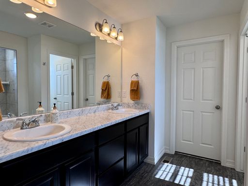 76 S. Newcastle Way, Aurora, CO 80018