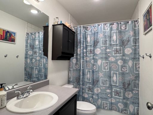 76 S. Newcastle Way, Aurora, CO 80018