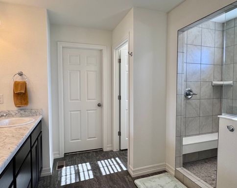 76 S. Newcastle Way, Aurora, CO 80018