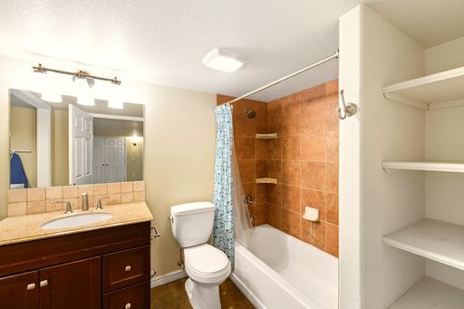 6335 S. Millbrook Way, Aurora, CO 80016