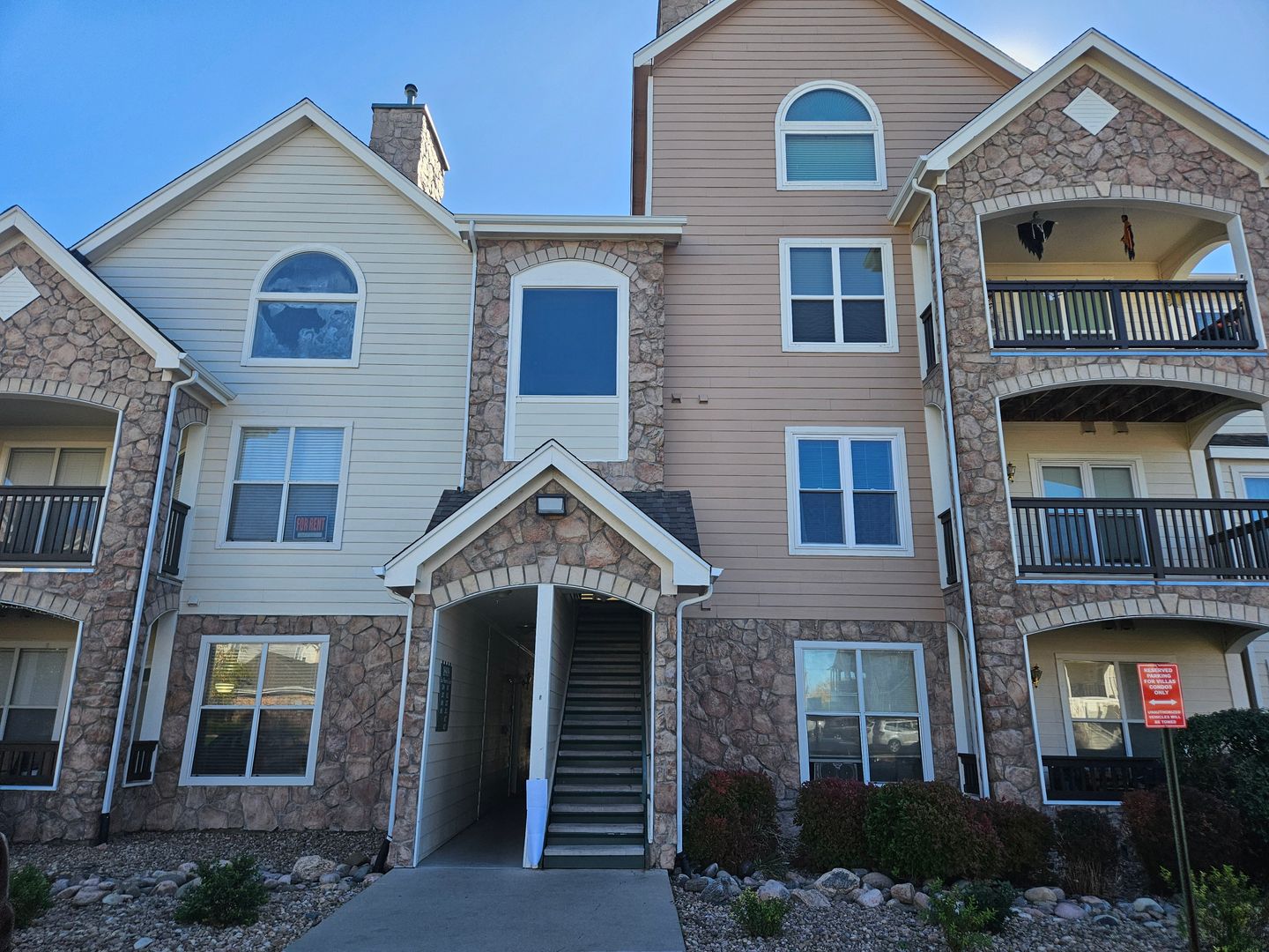 Aurora House: 18909 E. Warren Circle, Unit A207