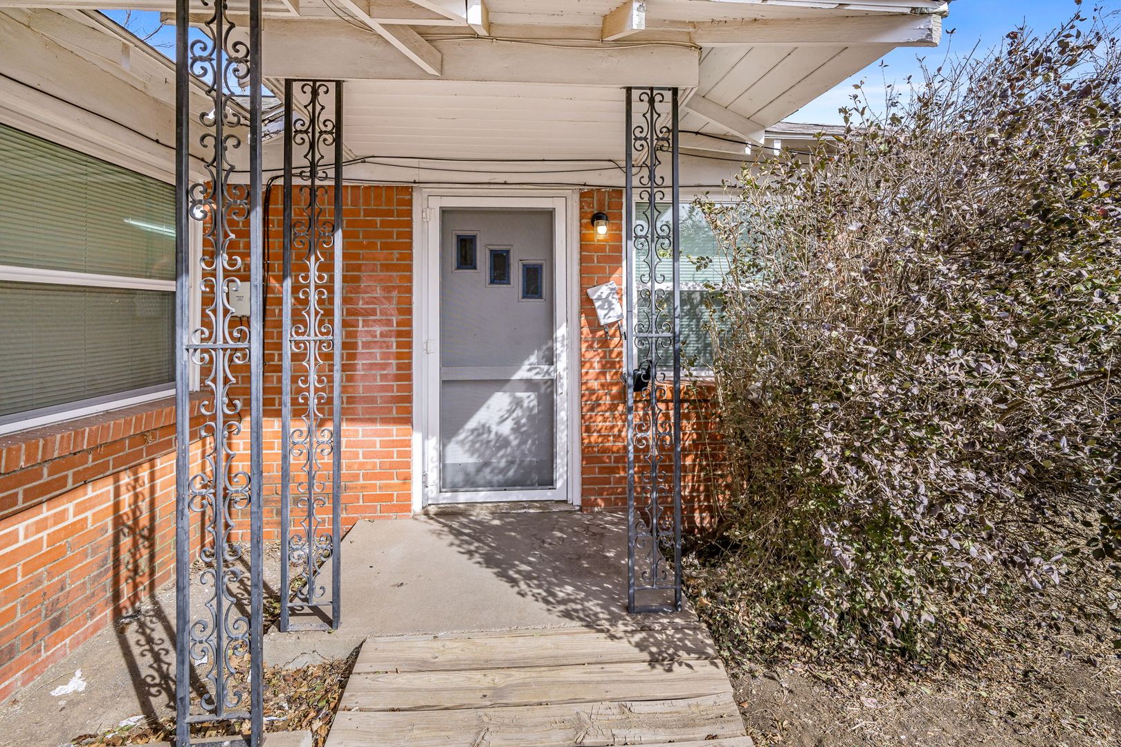 Amarillo Apartment: 2306 SW 8th Ave.