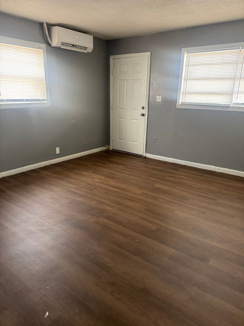 Amarillo Apartment: 611 N Mirror St.