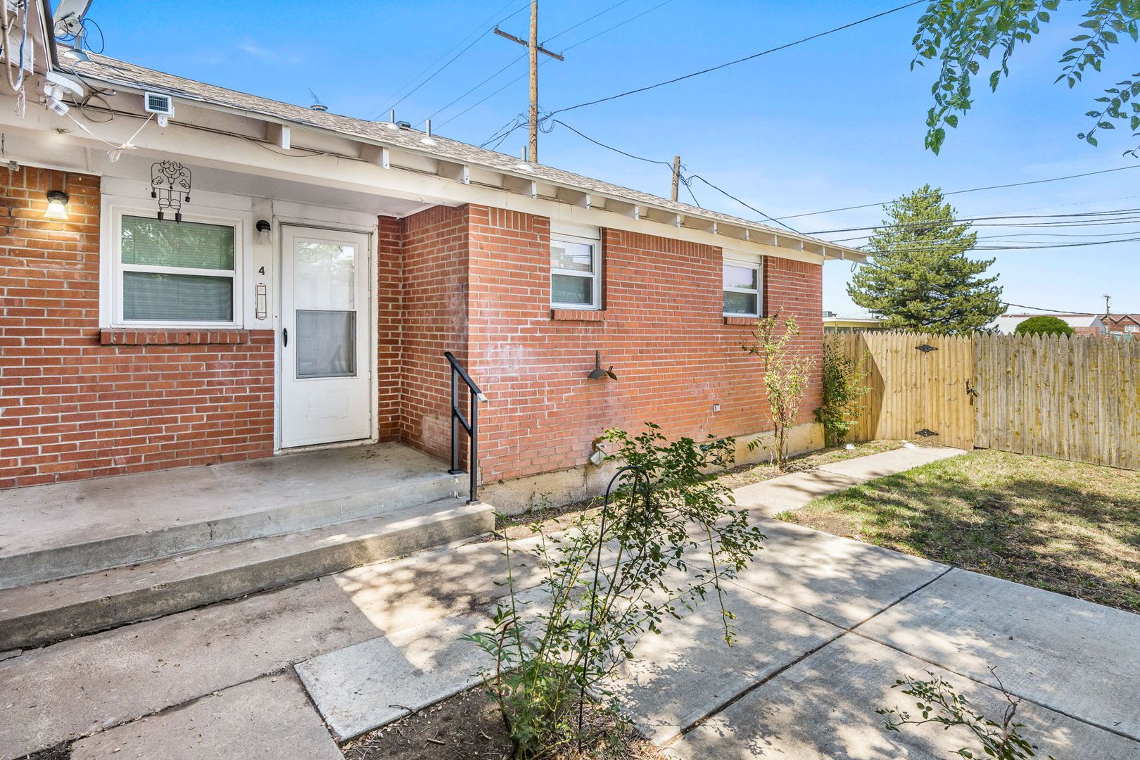 Amarillo Apartment: 2304 SW 8th Ave.