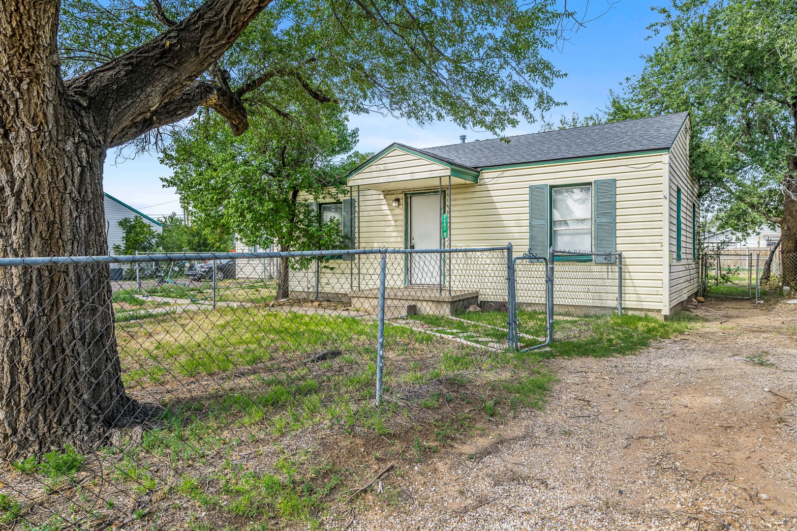 Amarillo Apartment: 1402 Dunaway St