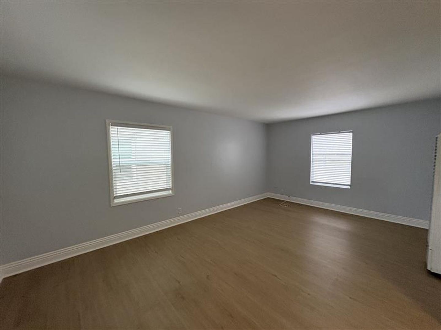 Long Beach Apartment: 201-209 E 12th St