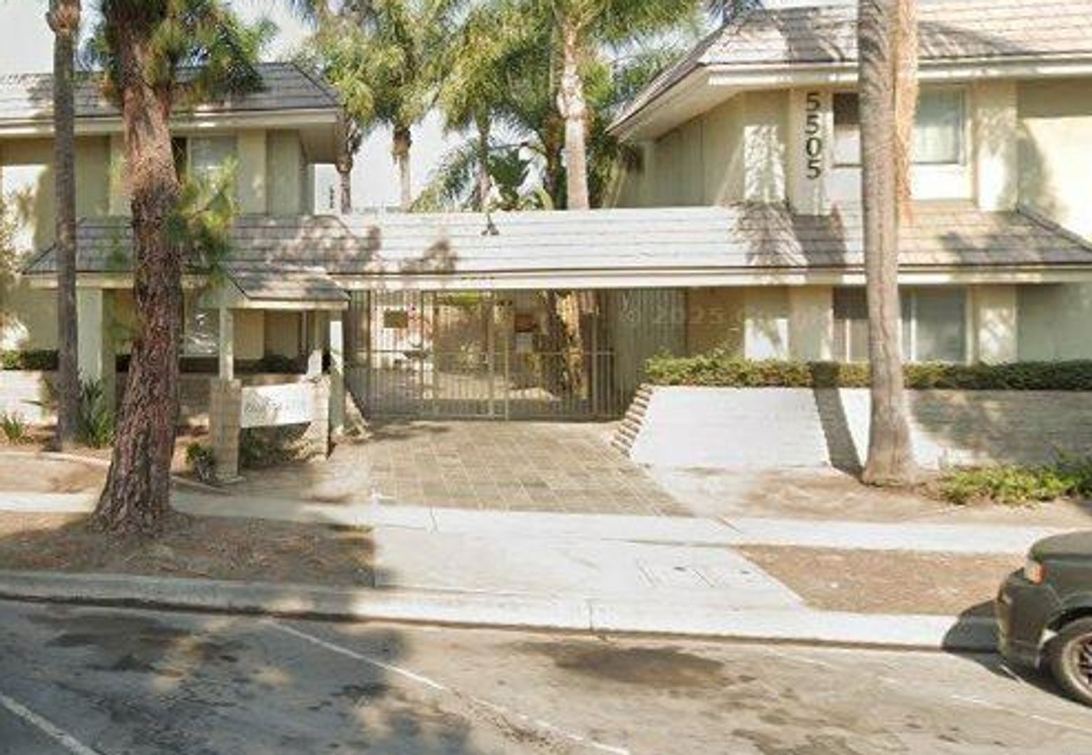 Long Beach Apartment: 5505 Ackerfield Ave