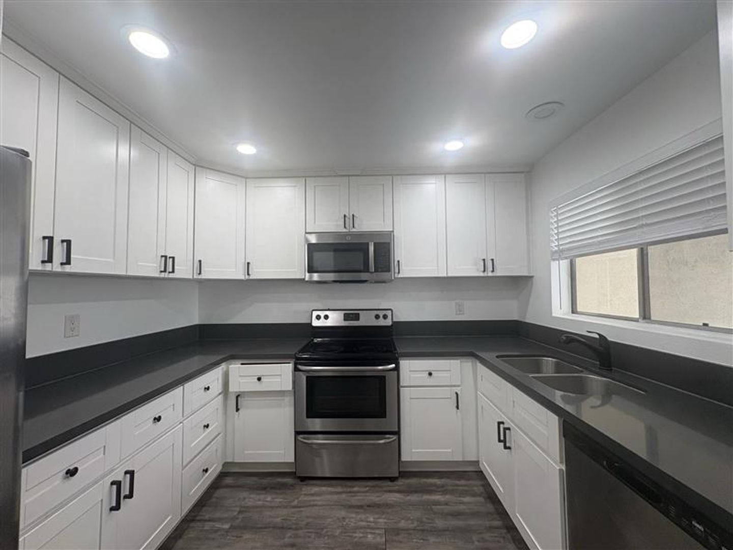 Long Beach Apartment: 1518 E. 3rd St
