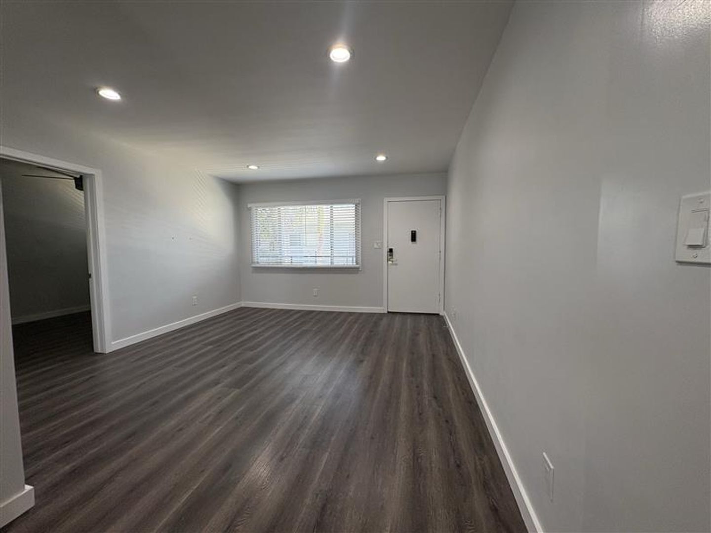 Venice Apartment: 2727-2741 Abbot Kinney Blvd