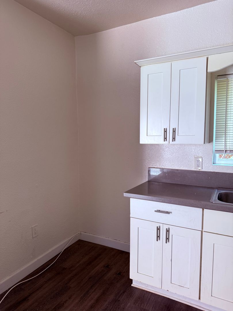 1033 Hoffman Ave 12 of 12