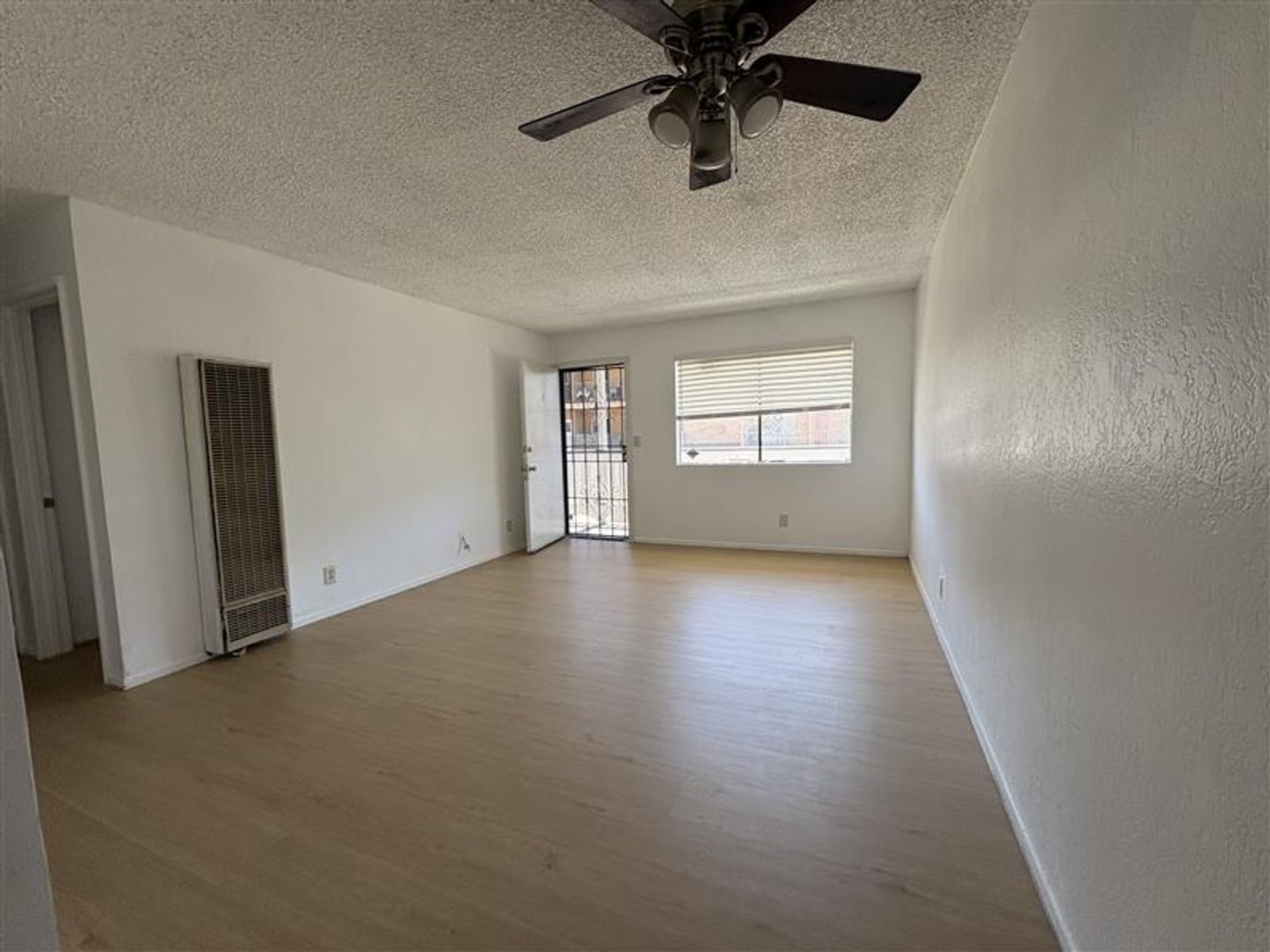 Long Beach Apartment: 787 Cherry Ave