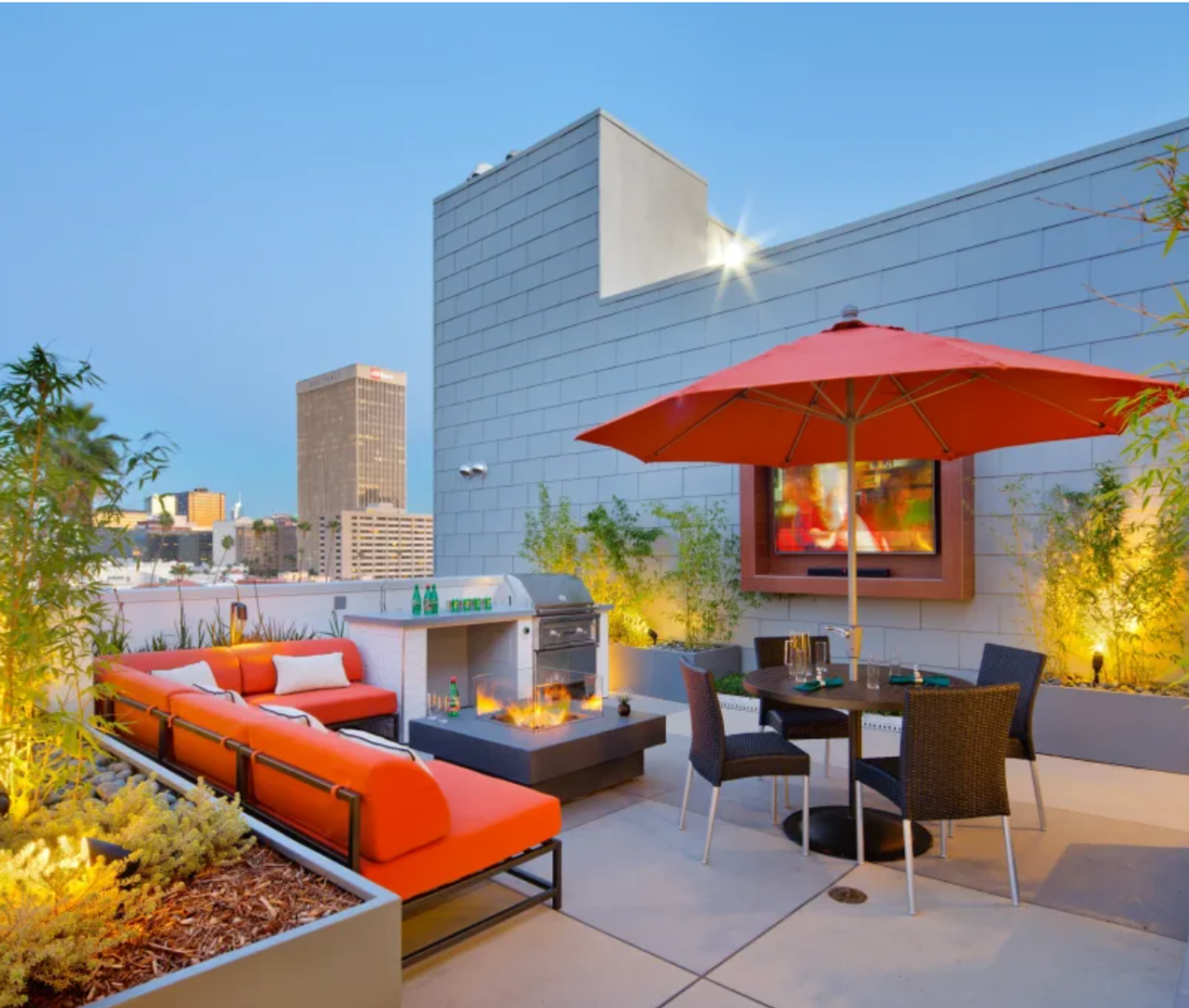 Los Angeles Apartment: 535 S Kingsley Dr.