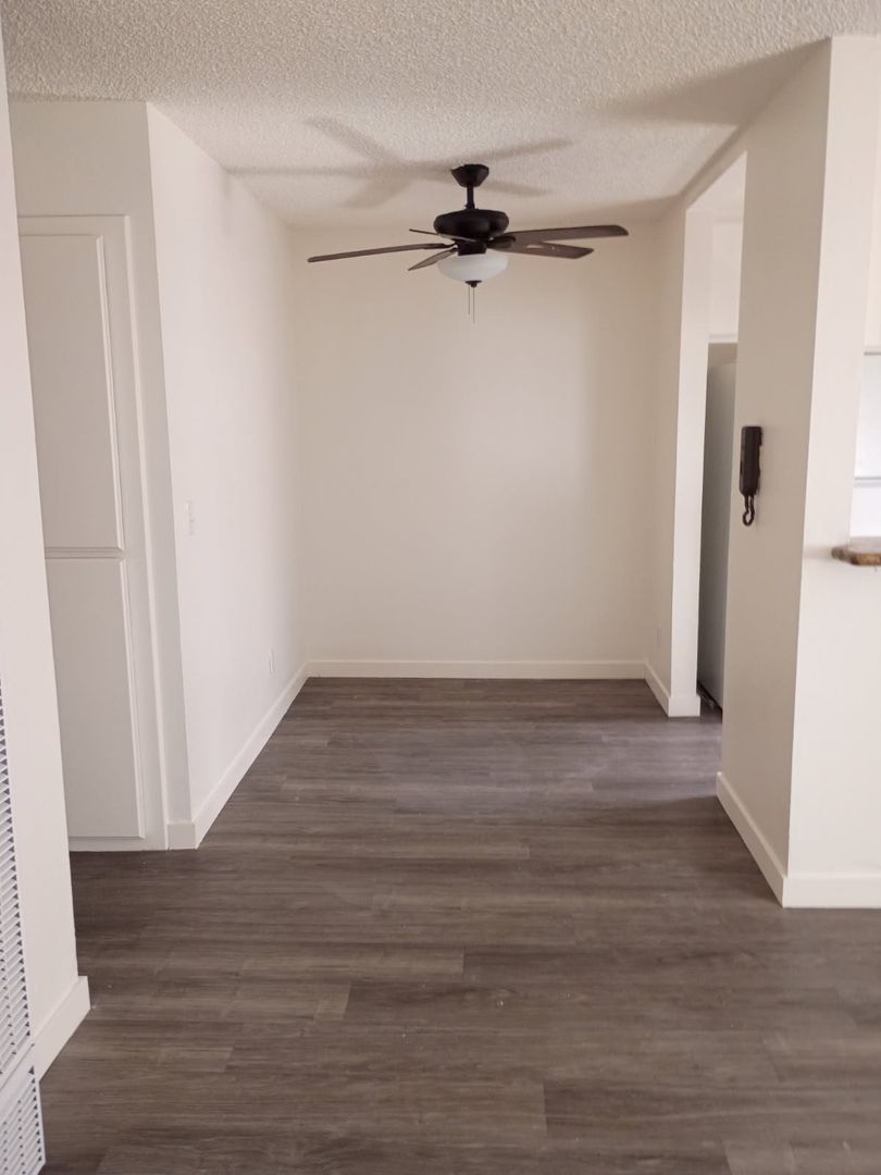 Los Angeles Apartment: 1056 Belmont Ave