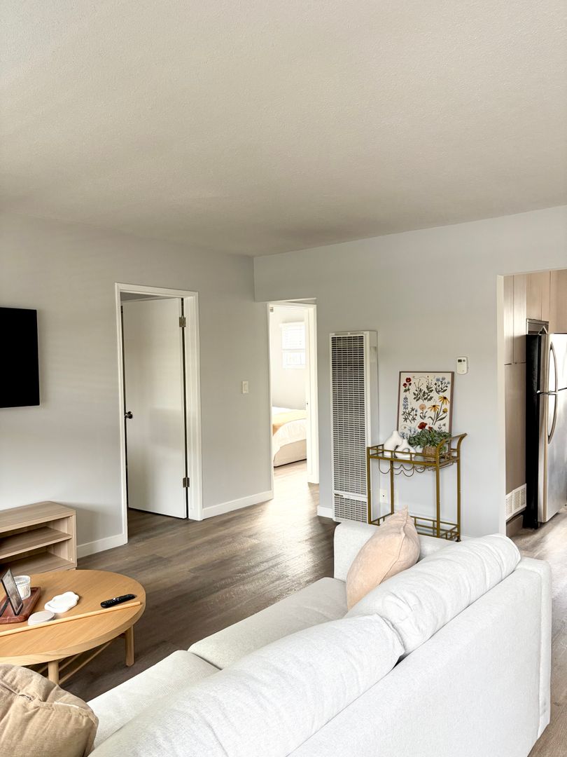 Venice Apartment: 2727-2741 Abbot Kinney Blvd