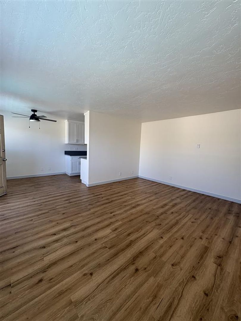 Long Beach Apartment: 5505 Ackerfield Ave