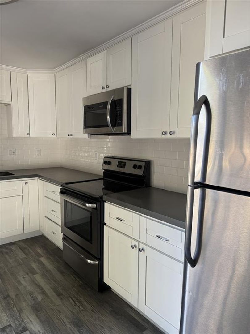 Long Beach Apartment: 1518 E. 3rd St