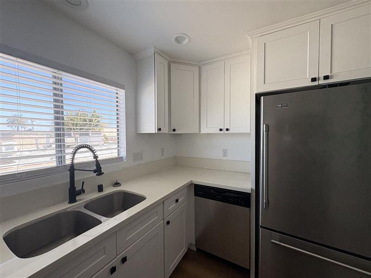 Long Beach Apartment: 1518 E. 3rd St