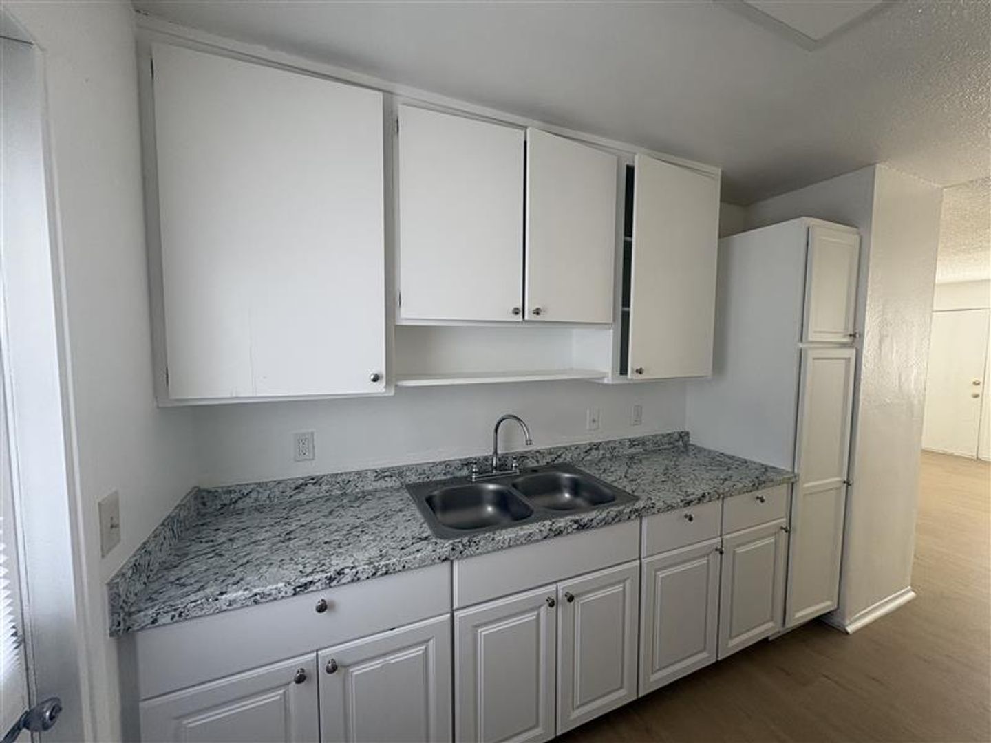 Long Beach Apartment: 787 Cherry Ave