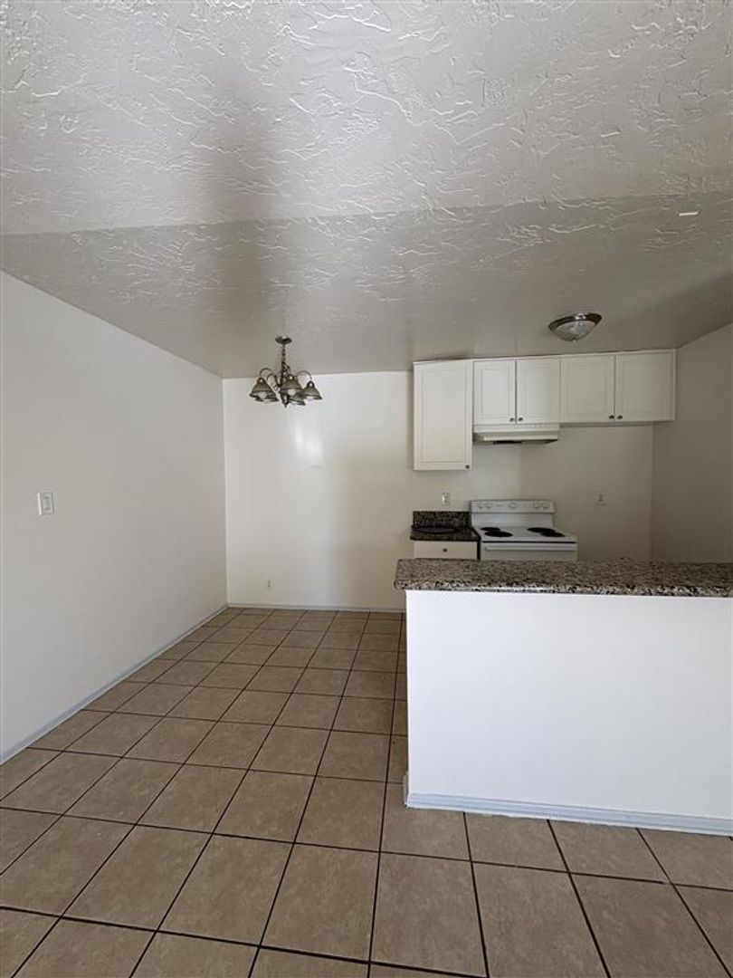 Long Beach Apartment: 5505 Ackerfield Ave