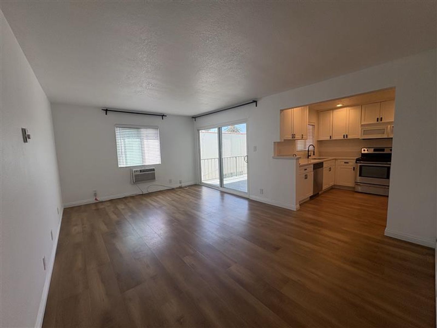 Long Beach Apartment: 1518 E. 3rd St