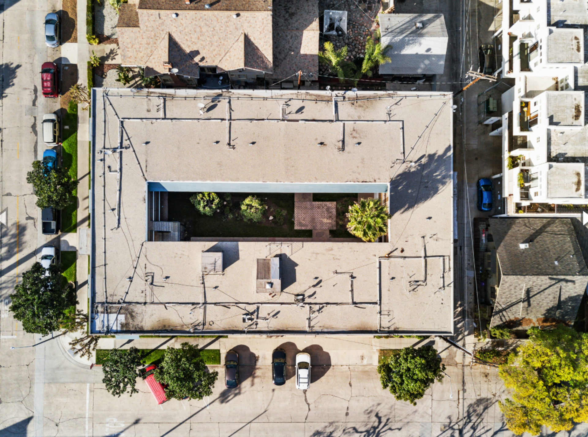 FREE RENT FOR 1 MONTH - applied to market rent 3 of 12