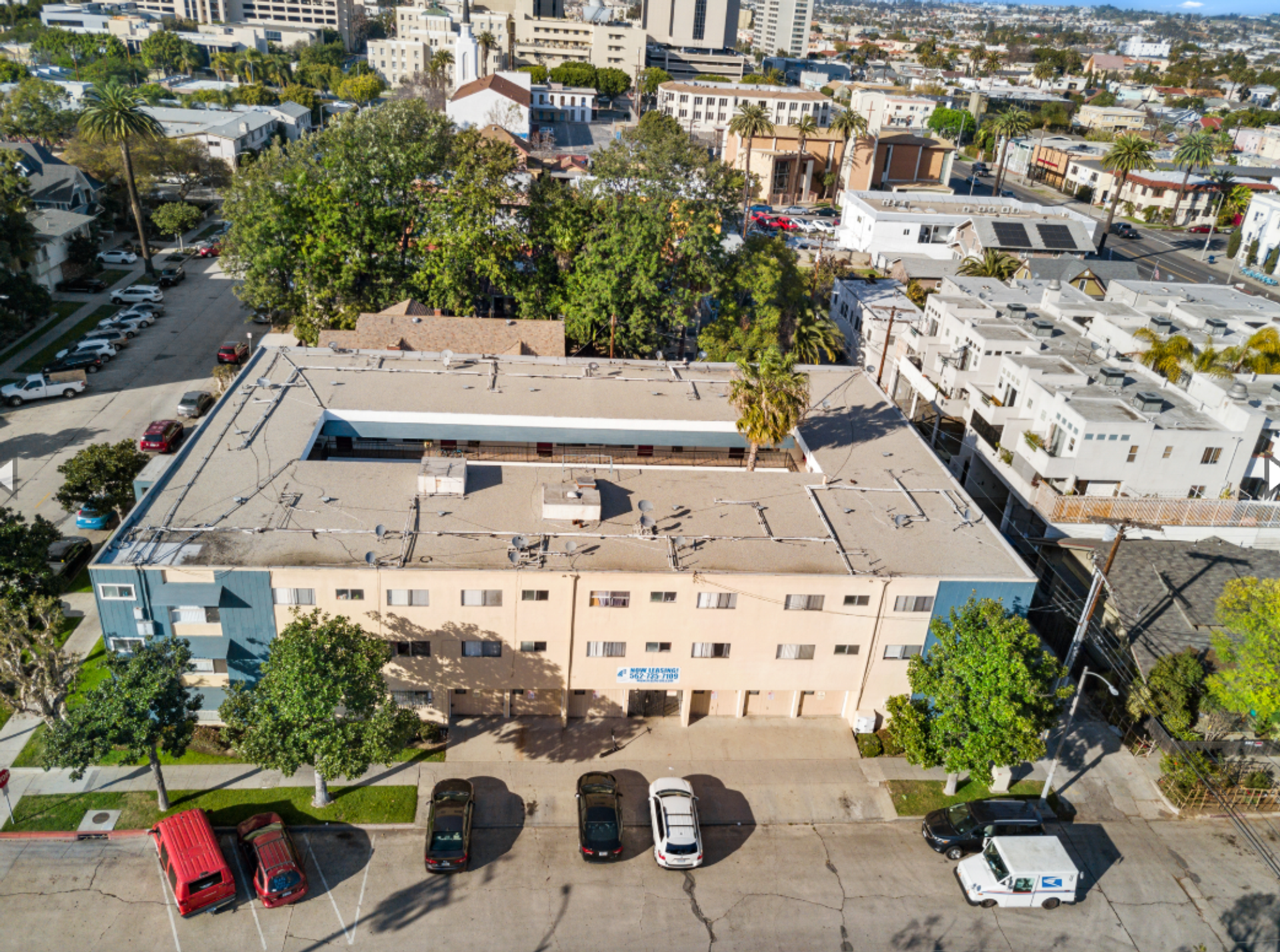 FREE RENT FOR 1 MONTH - applied to market rent 4 of 12