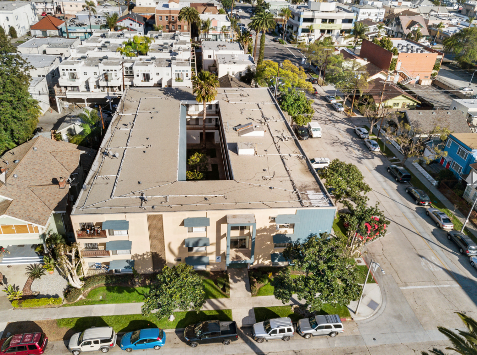 FREE RENT FOR 1 MONTH - applied to market rent 7 of 12