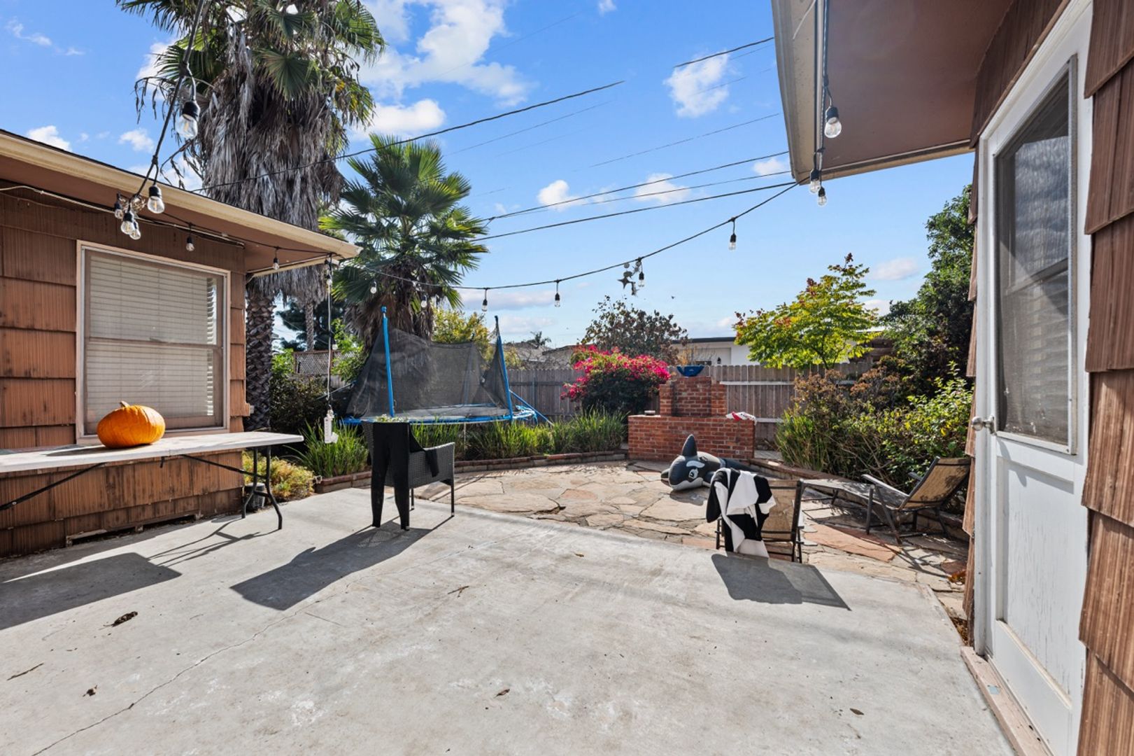 San Diego House: 6239-6241 Mary Lane Drive