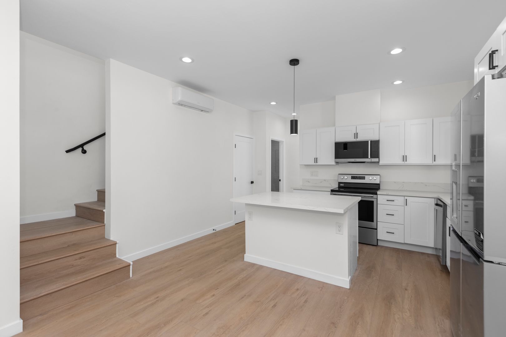 San Diego House: 6912 Eberhart Street