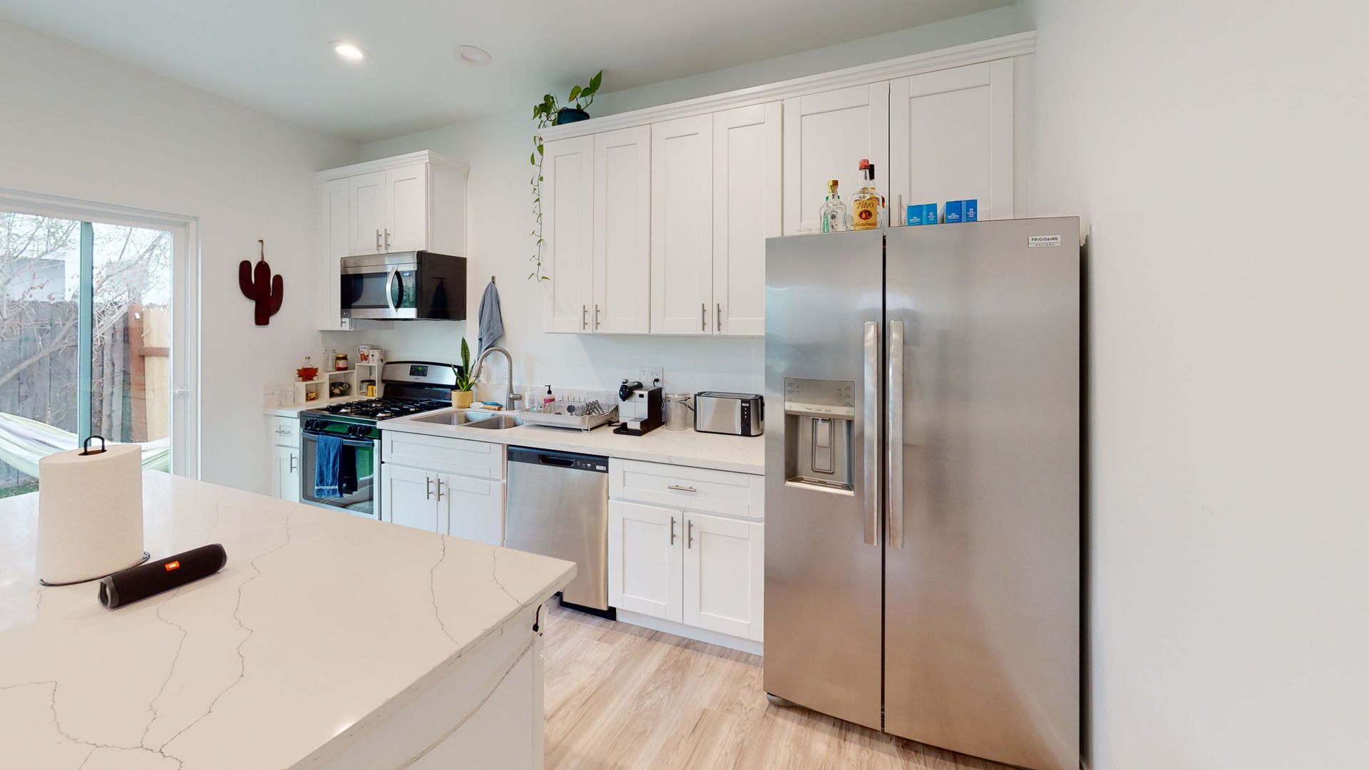 San Diego House: 6330 Mesita Drive