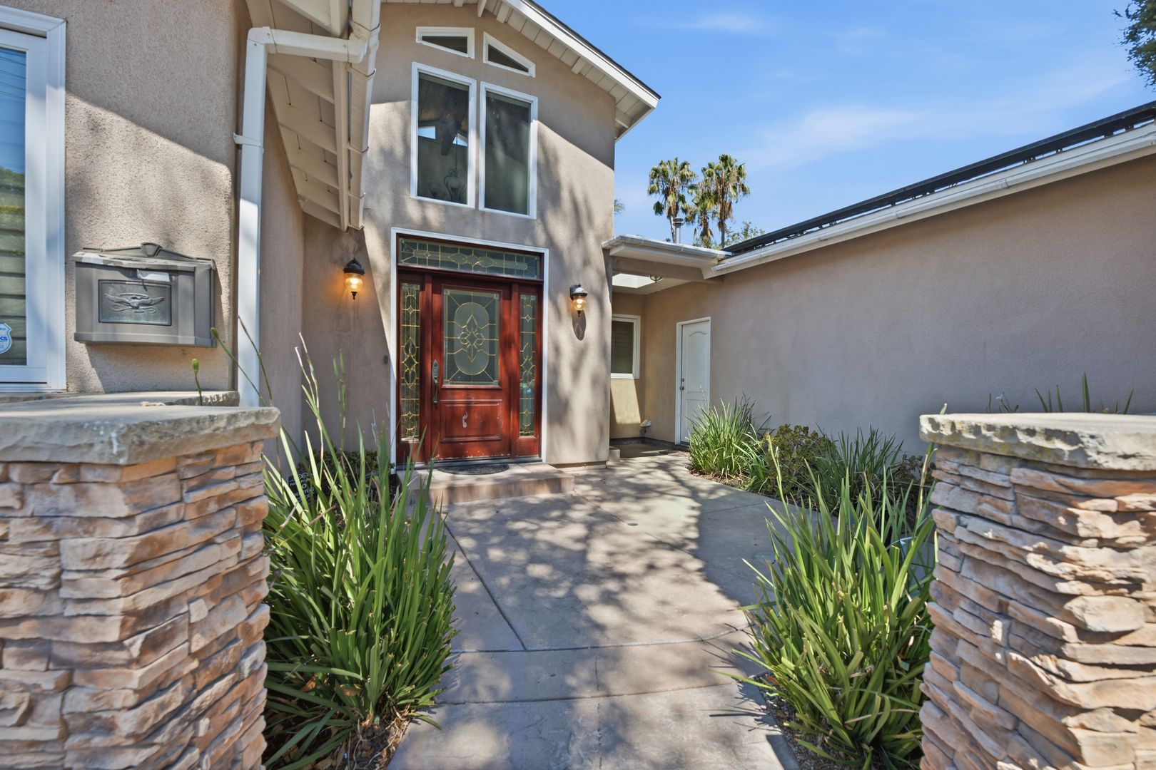 San Diego House: 4854 Campanile Drive