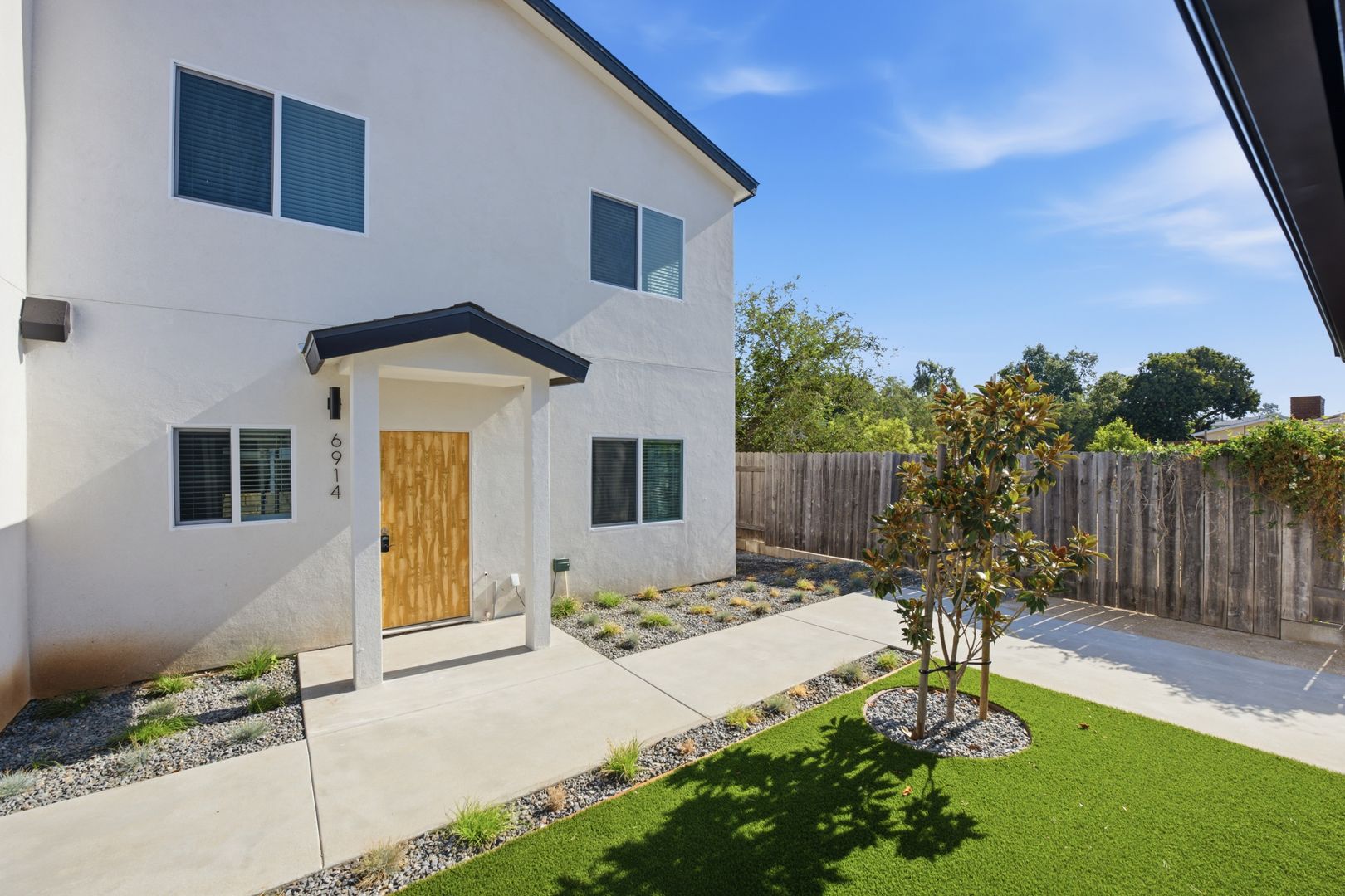 San Diego House: 6914 Eberhart Street