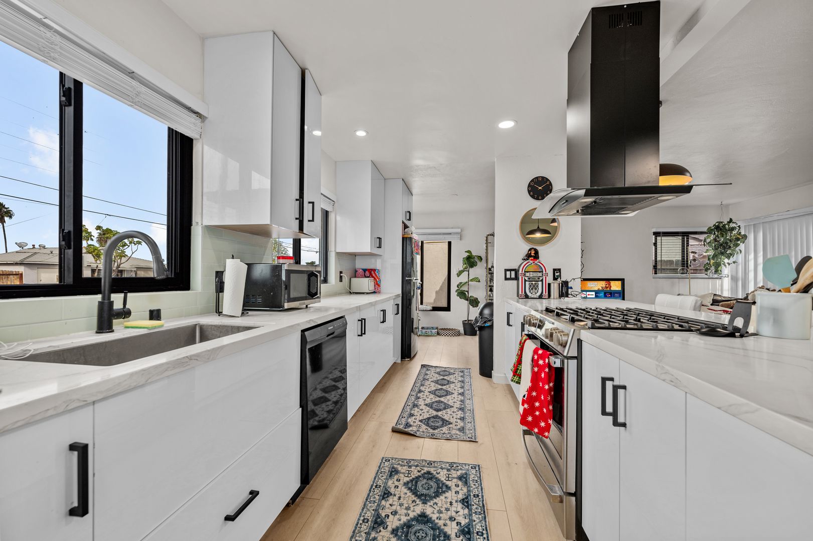 San Diego House: 5229 Rincon Street