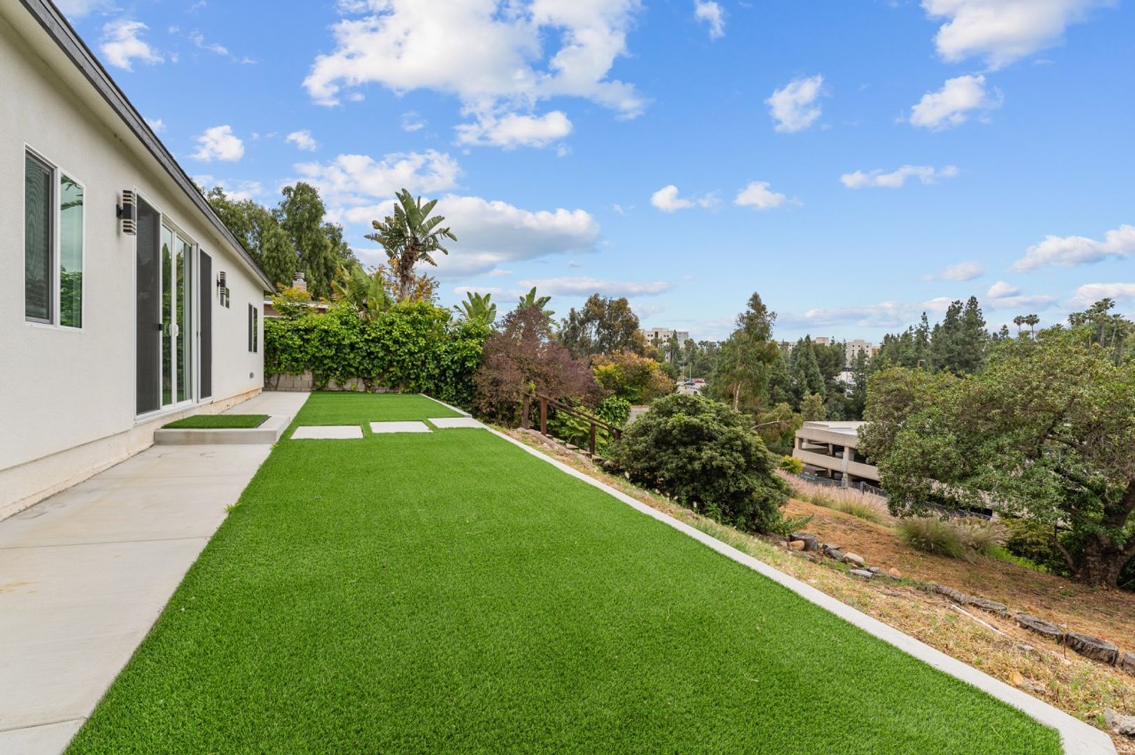 San Diego House: 5350 West Falls View Drive