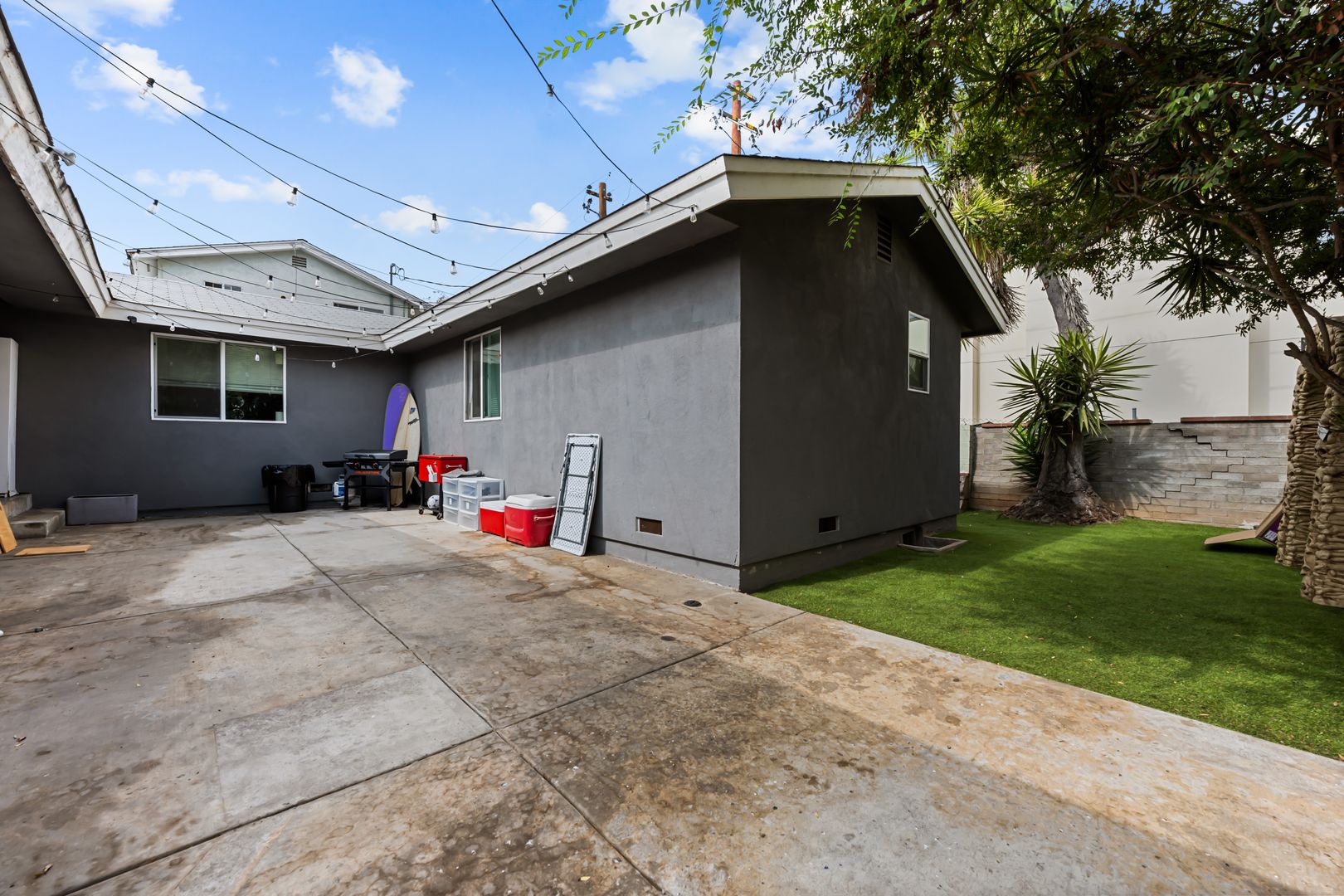 San Diego House: 6180-6182 Mary Lane Drive