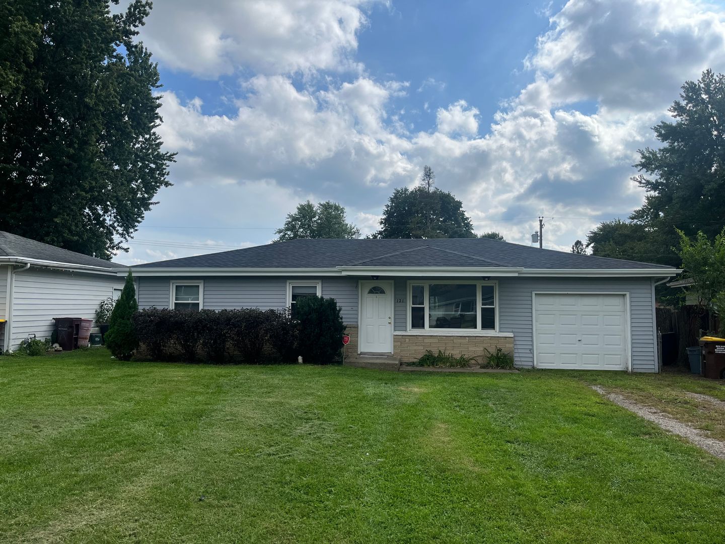 Machesney Park House: 121 Marquette Rd