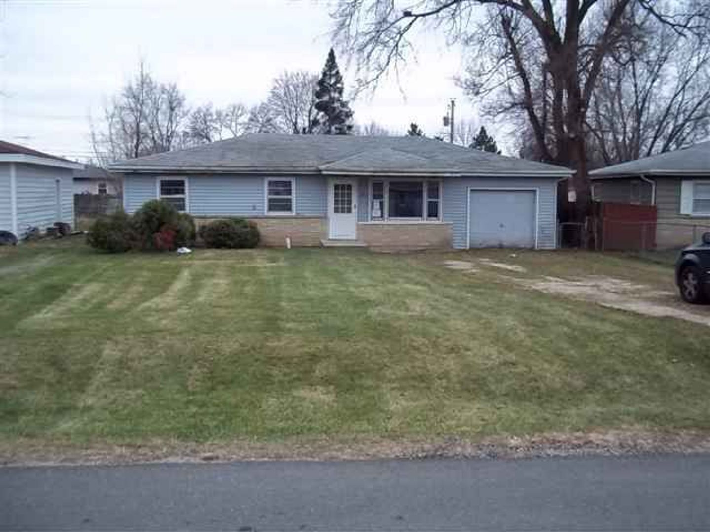 Machesney Park House: 121 Marquette Rd