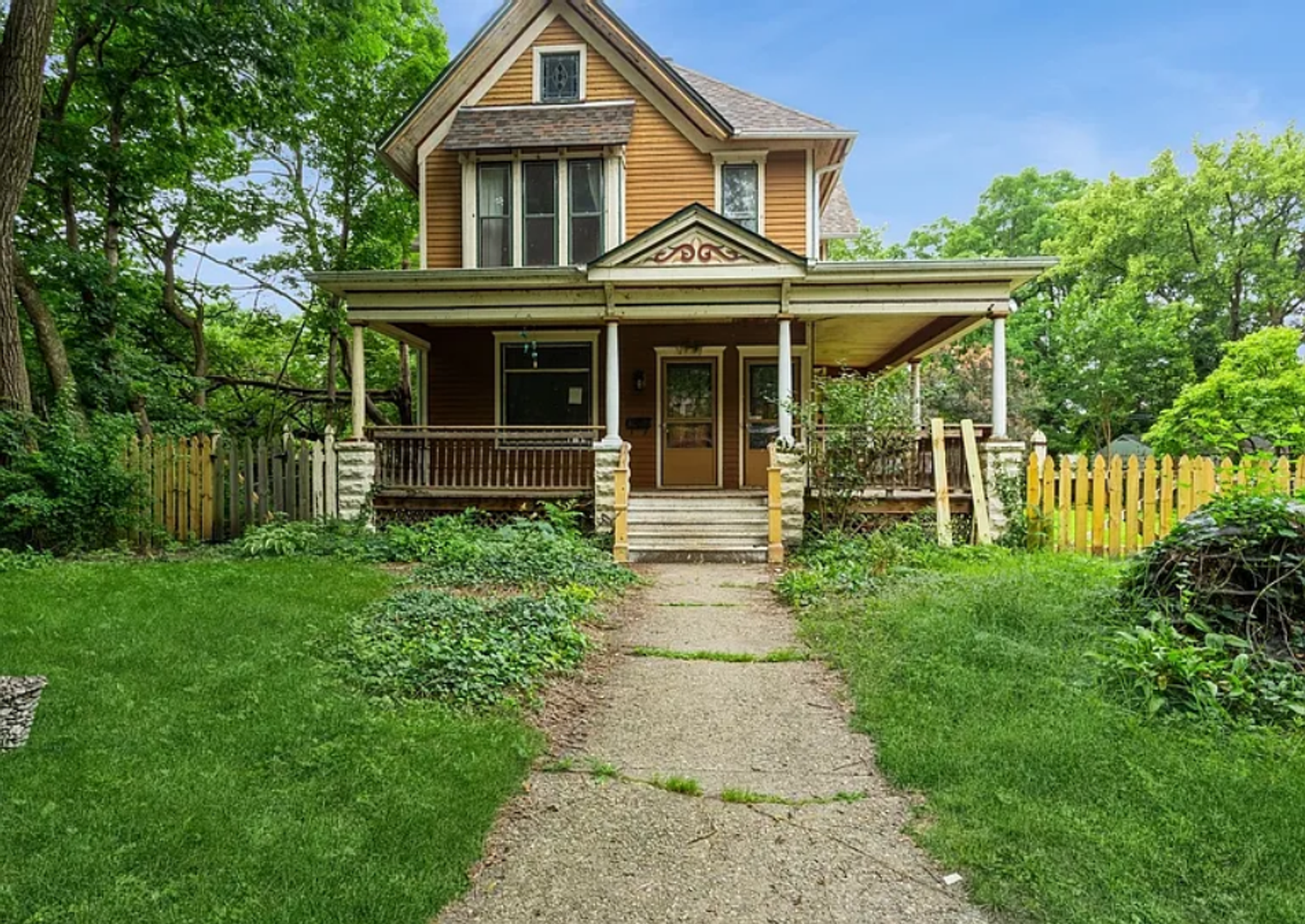 Rockford House: 421 South 3rd St