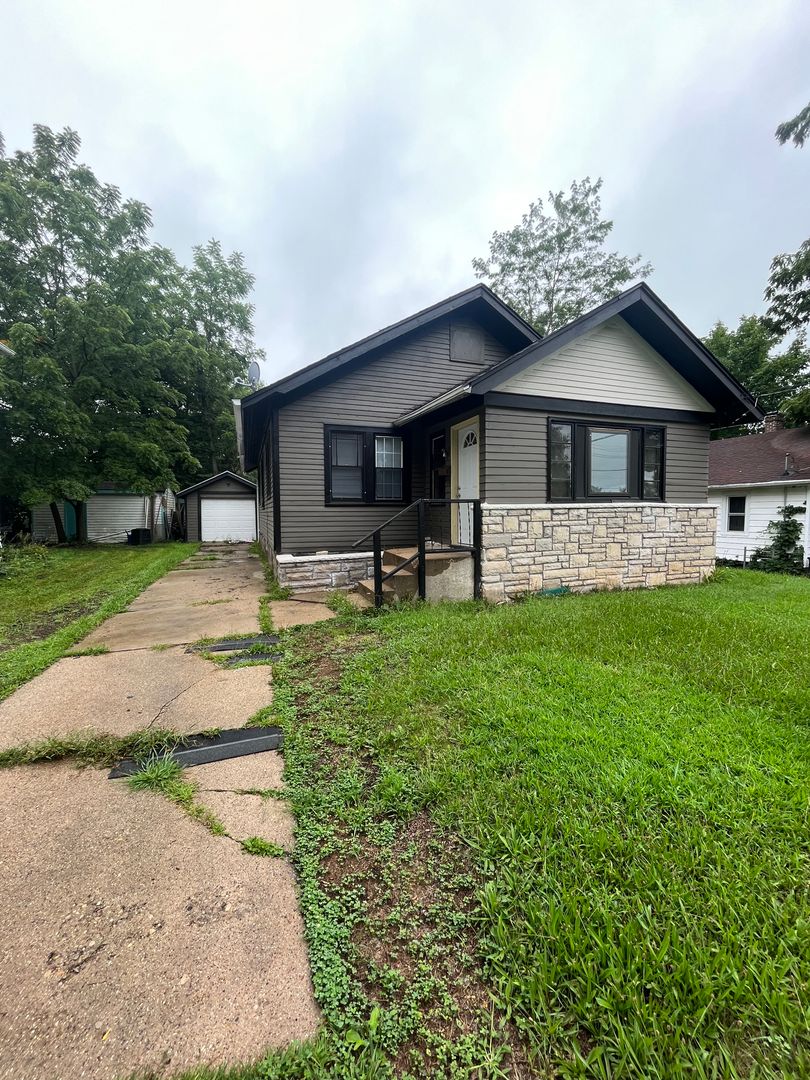 Rockford House: 308 North Johnstone Ave