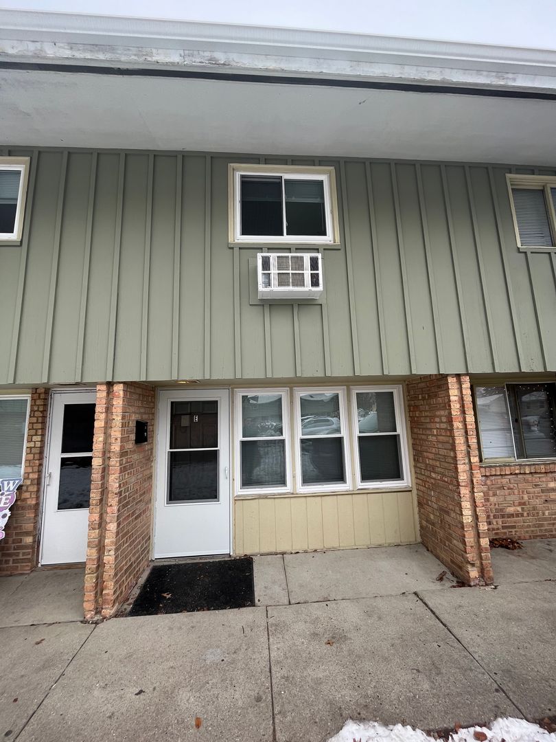 Loves Park Apartment: 7804 Venus St