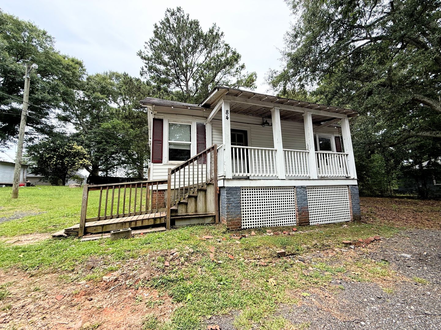 Newnan House: 84 Arnco 2nd ST.