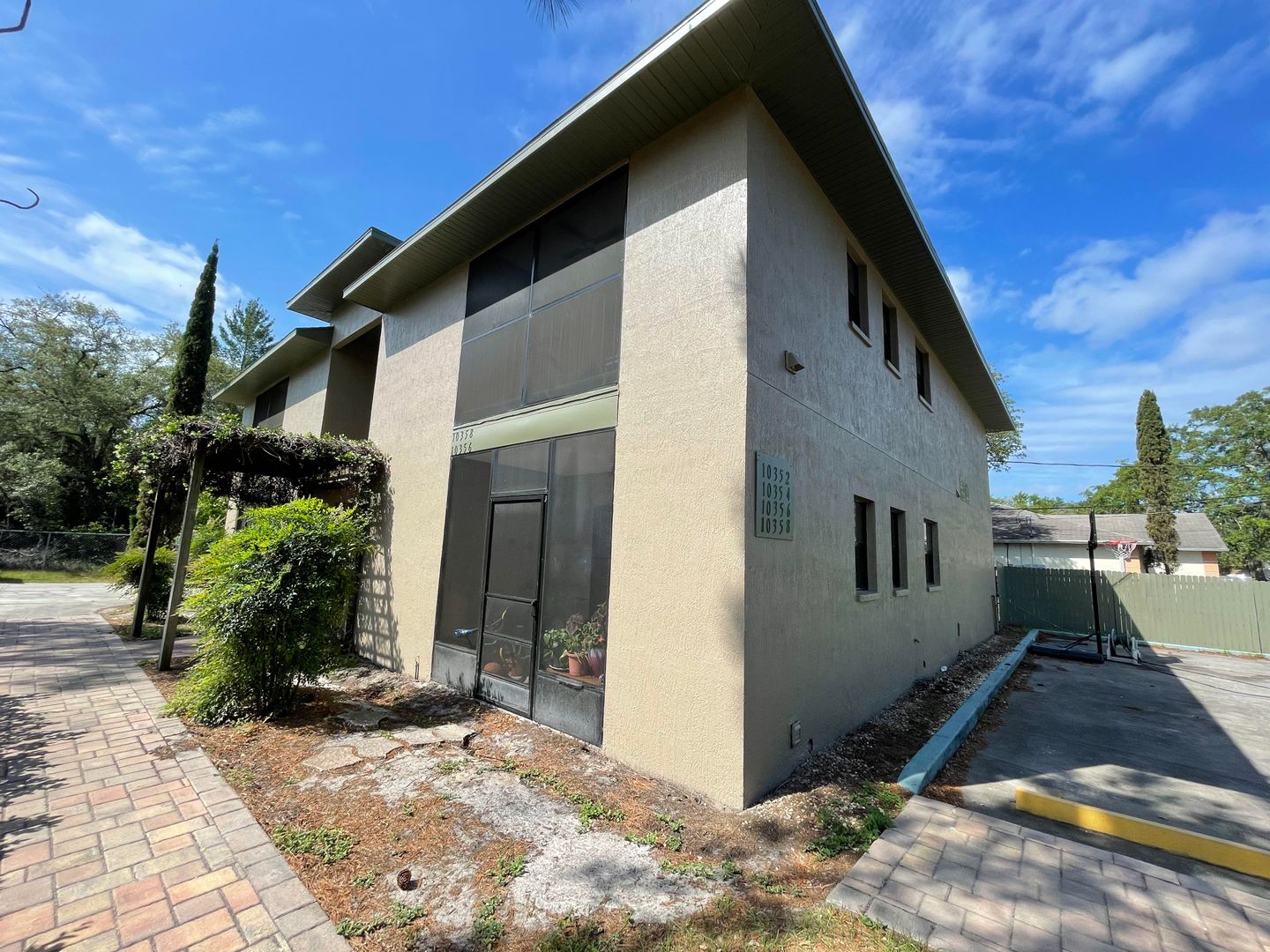 Spring Hill Apartment: 10352-10358 Hemlock St.