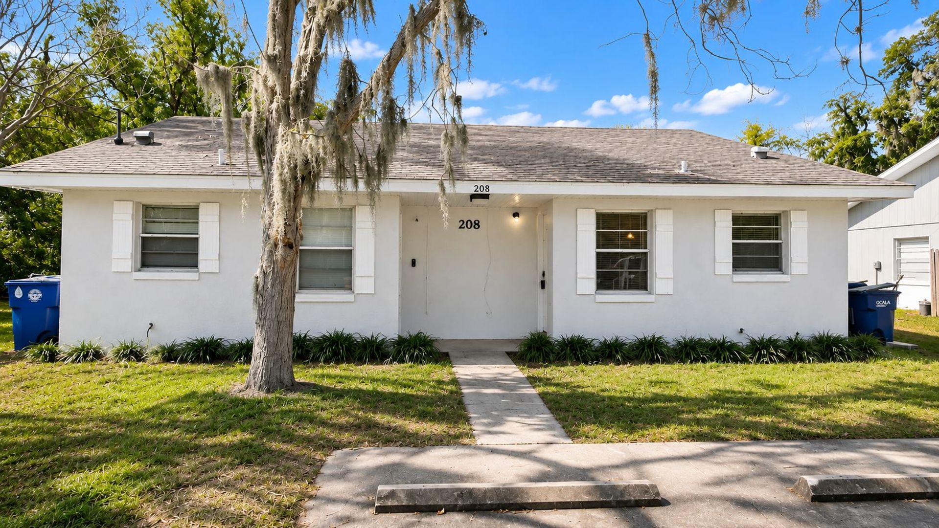 Minneola Apartment: 206 S Galena Ave.