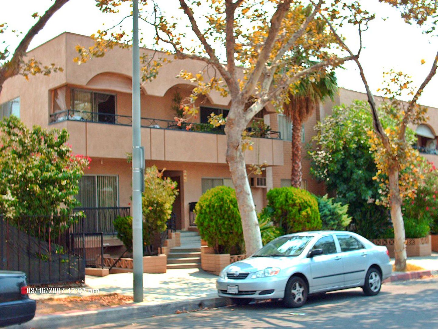 West Hollywood Apartment: 924 N. Hayworth Ave.