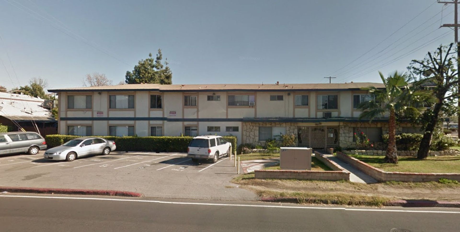 Valley Glen Apartment: 6000 Fulton Ave.