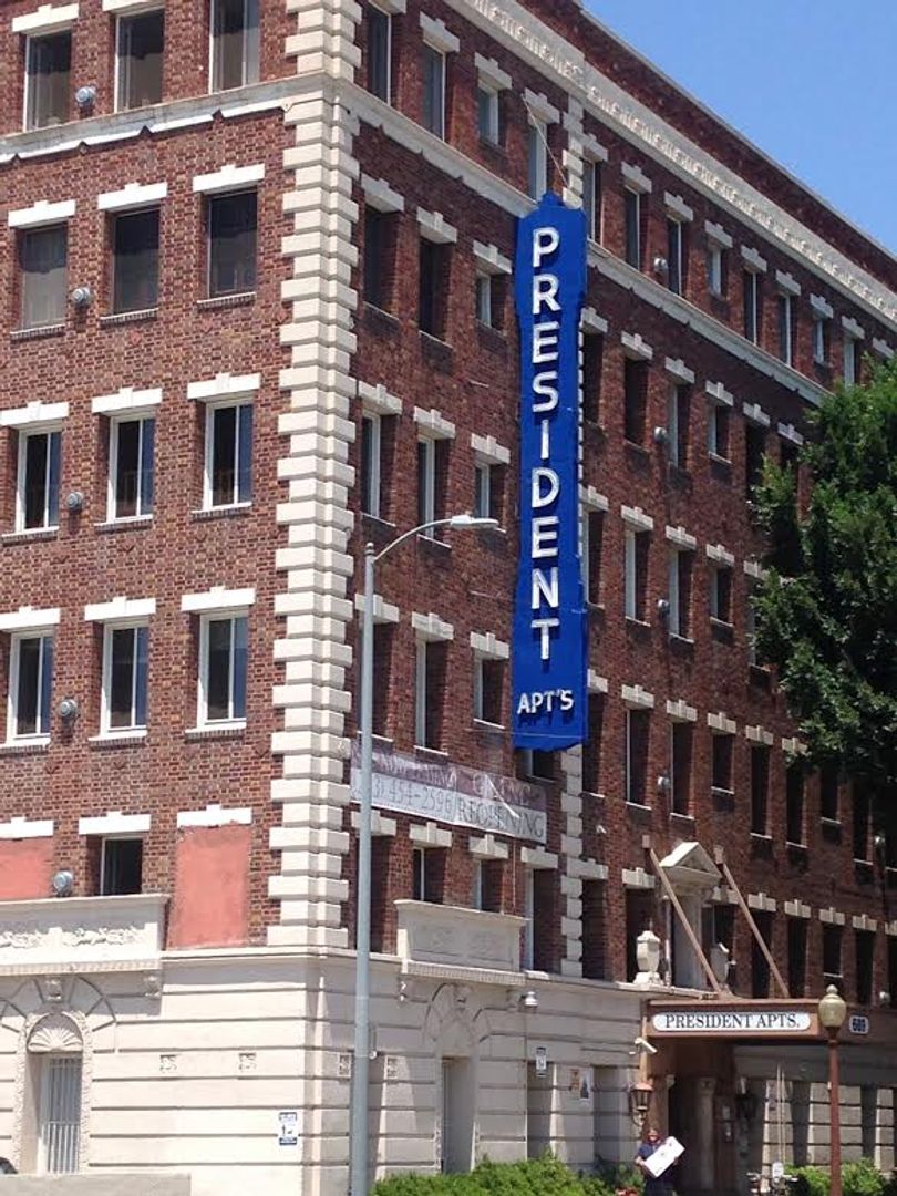 Los Angeles Apartment: 669 S. Union Ave