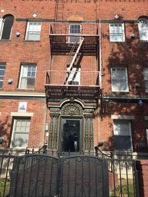 Kenmore Apartments...Newly Remodeled Gorgeous Studio...Great Location! CALL NOW! – photo 1