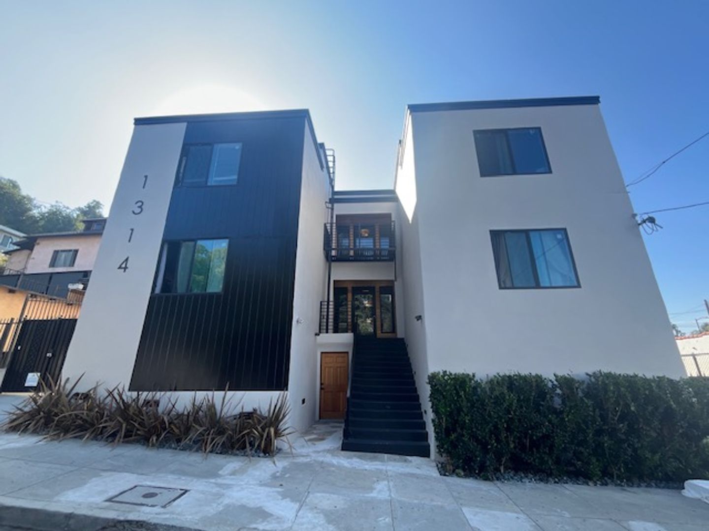 Los Angeles Apartment: 1314 Sutherland St.