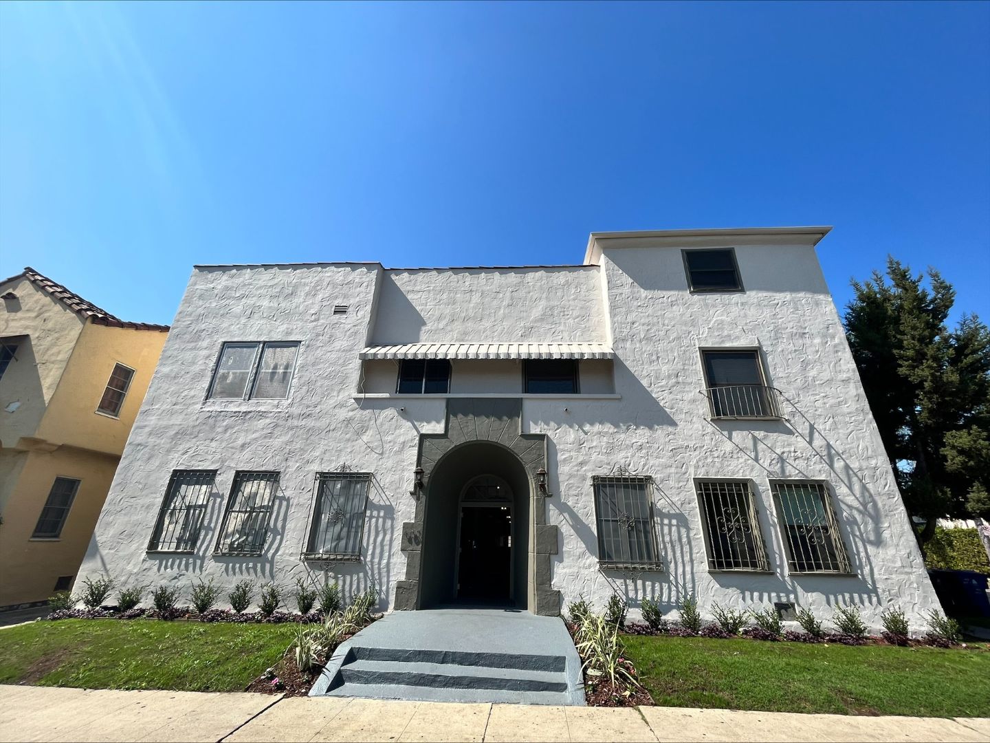 Los Angeles Apartment: 465 N. Curson Ave.