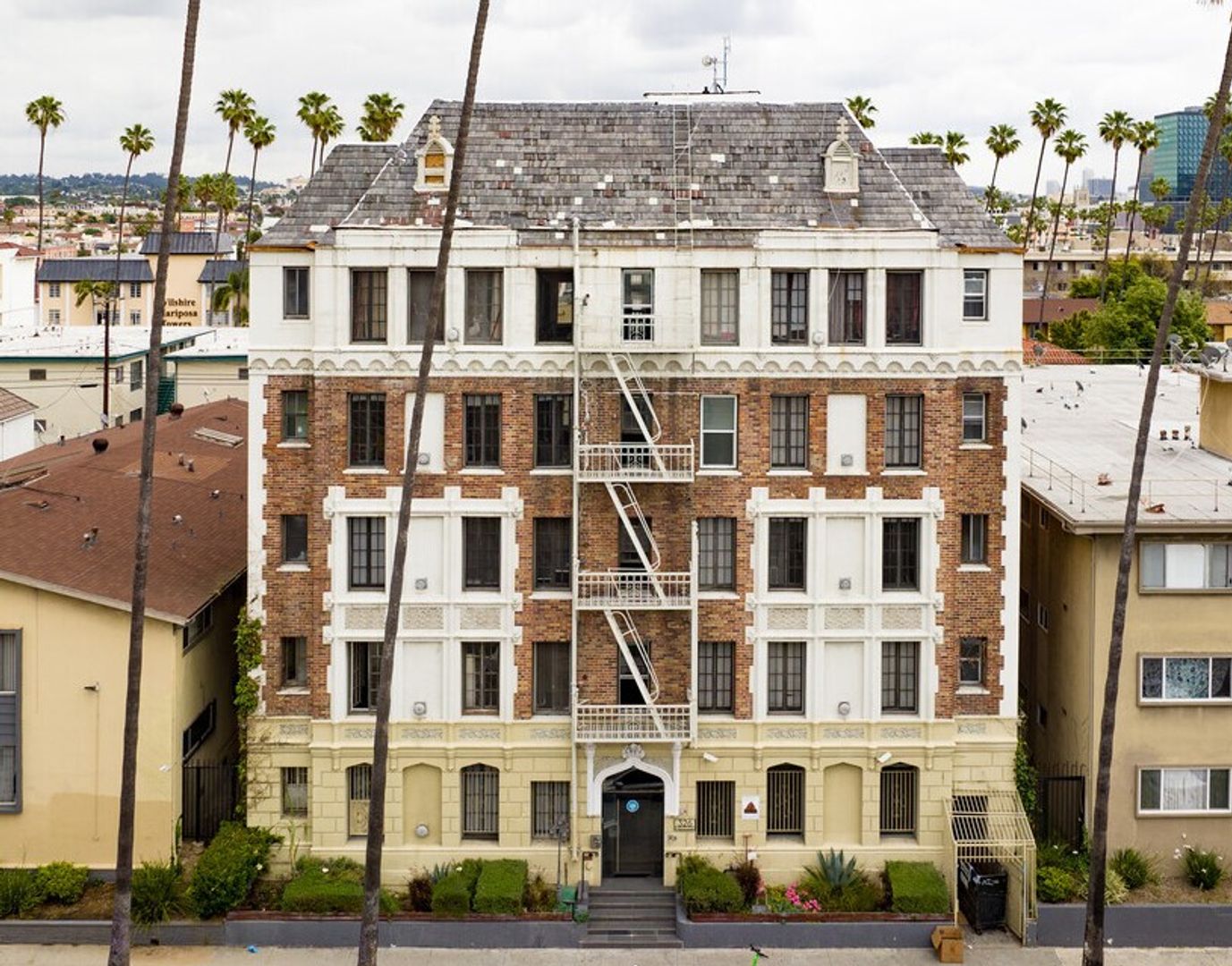 Los Angeles Apartment: 326 S. Normandie Ave.